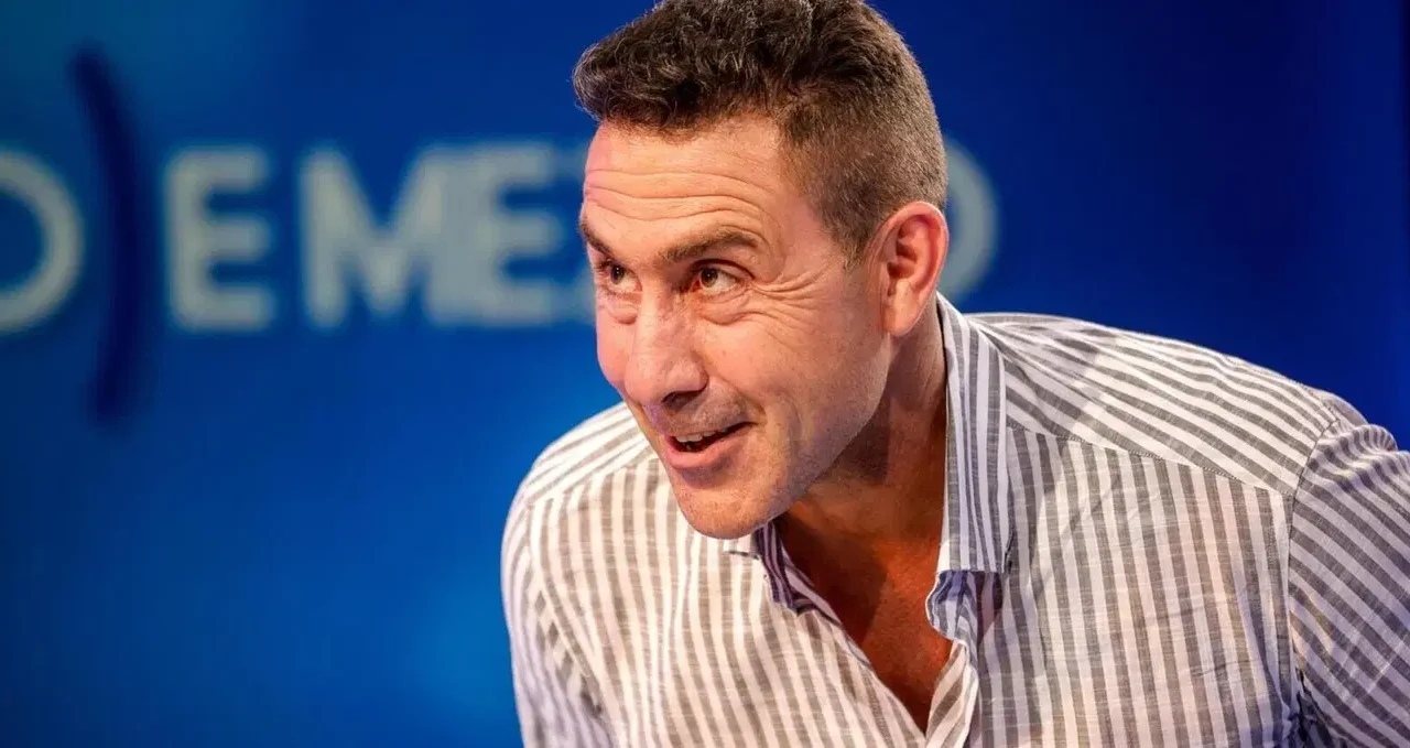 Roberto Vannacci durante il dibattito in tv