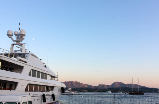 Immagine di yacht in metallo