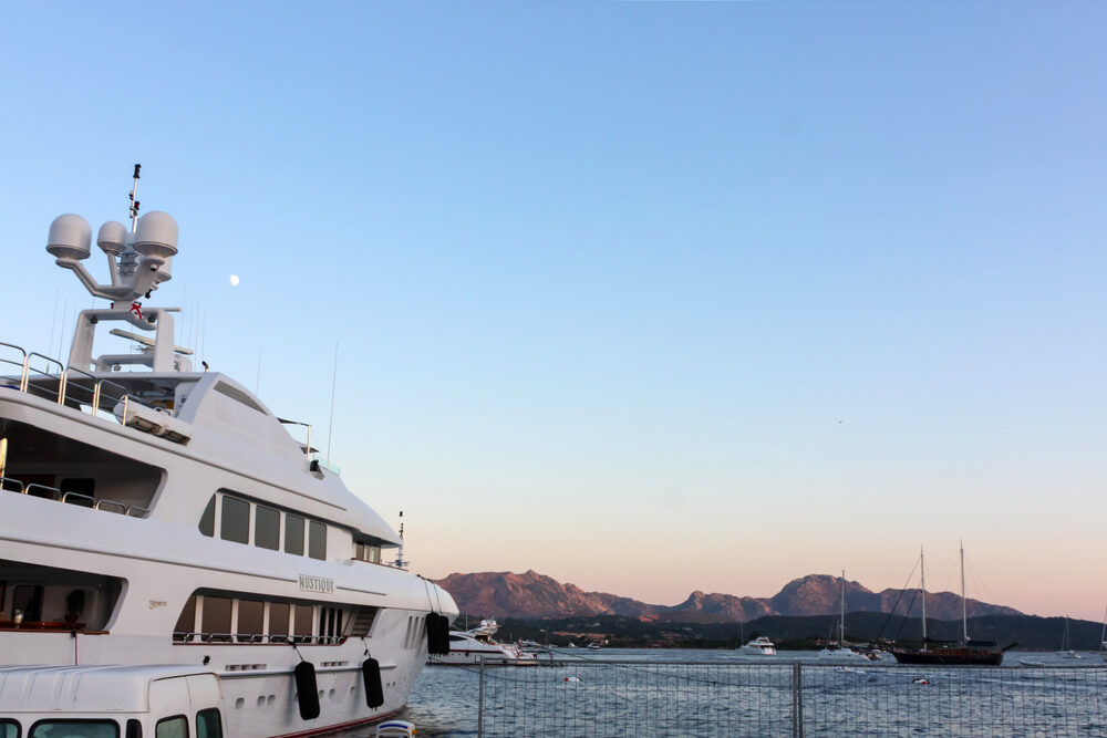 Immagine di yacht in metallo