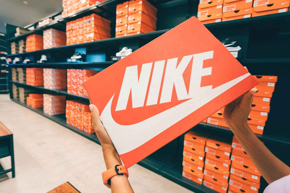 Logo Nike con grafica sportiva
