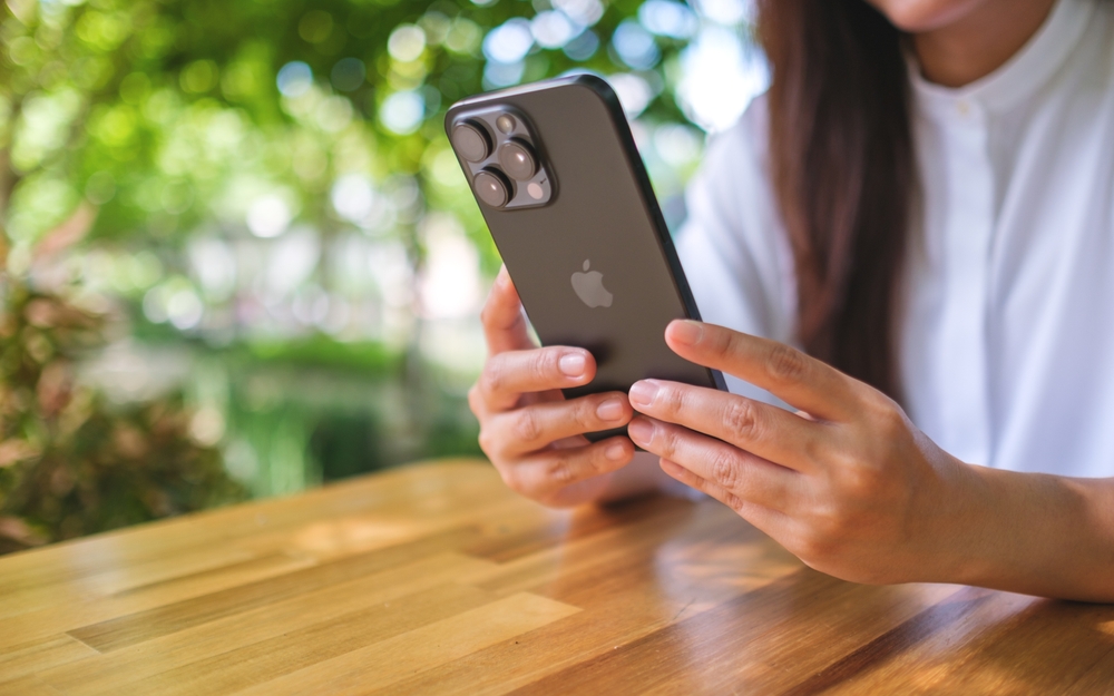 Logo Apple con aggiornamento iOS