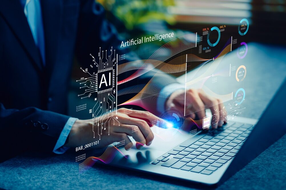 Lavoratori che utilizzano intelligenza artificiale negli uffici