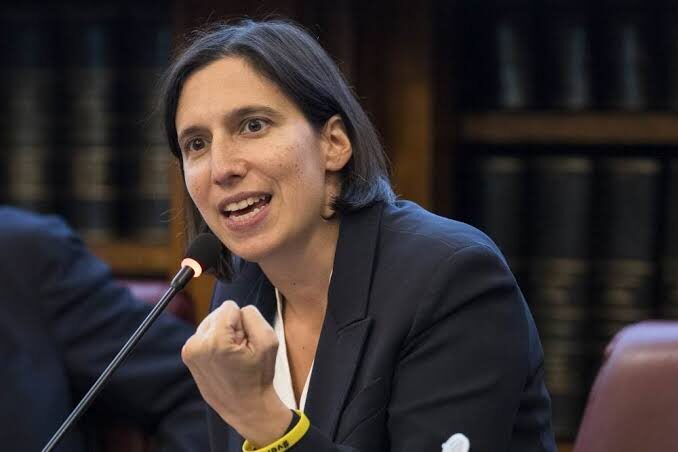 Elly Schlein durante un incontro politico